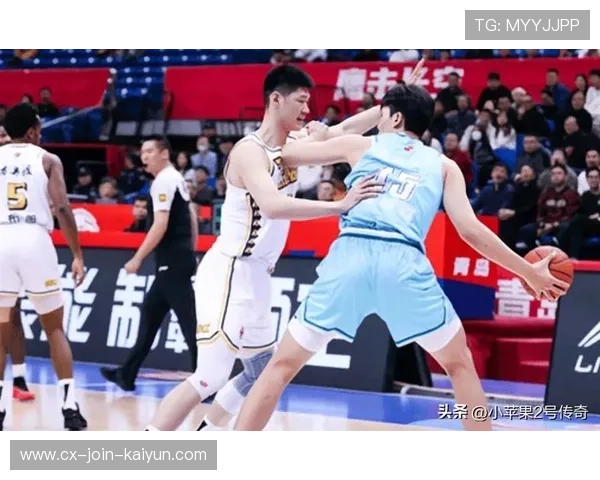 CBA胡金秋篮下终结训练更强硬，展现篮球硬汉风范