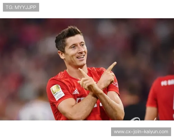 拜仁慕尼黑—莱万插上补射得分高光时刻 拜仁慕尼黑—莱万插上补射得分高光时刻