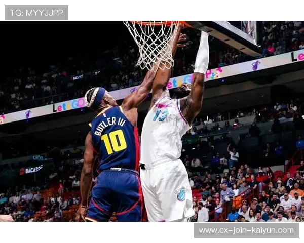 巴特勒高难度反手上篮命中,热火再添新火力 巴特勒高难度反手上篮命中,热火再添新火力